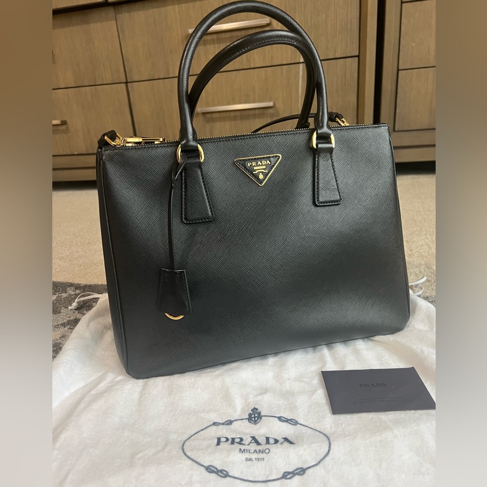 Prada medium galleria bag
